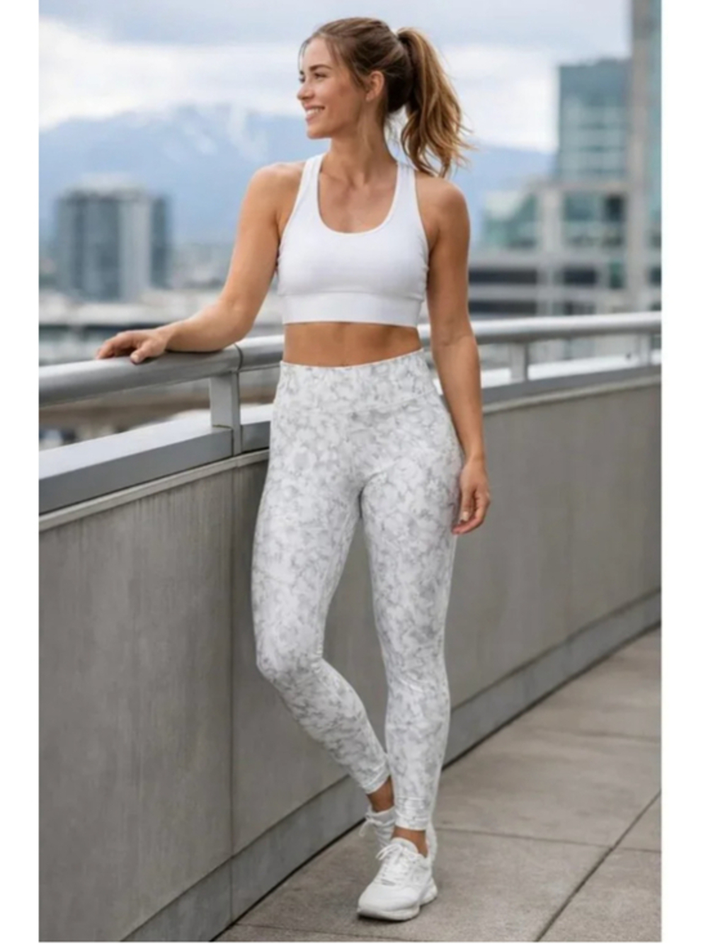 DSG White and Silver Glitter Water Print Compression Leggings